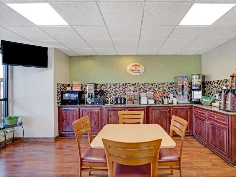 Super 8 By Wyndham Knoxville East Luaran gambar