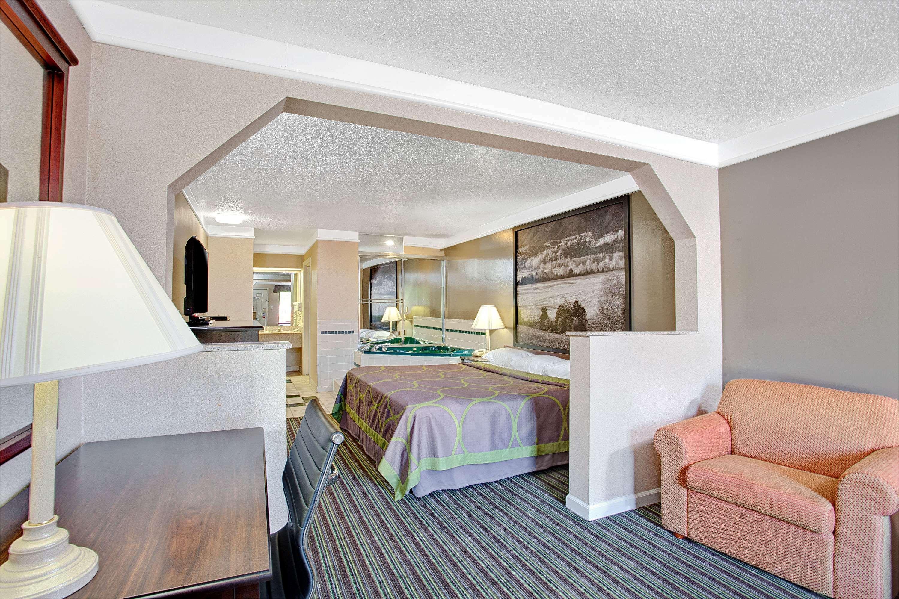 Super 8 By Wyndham Knoxville East Luaran gambar