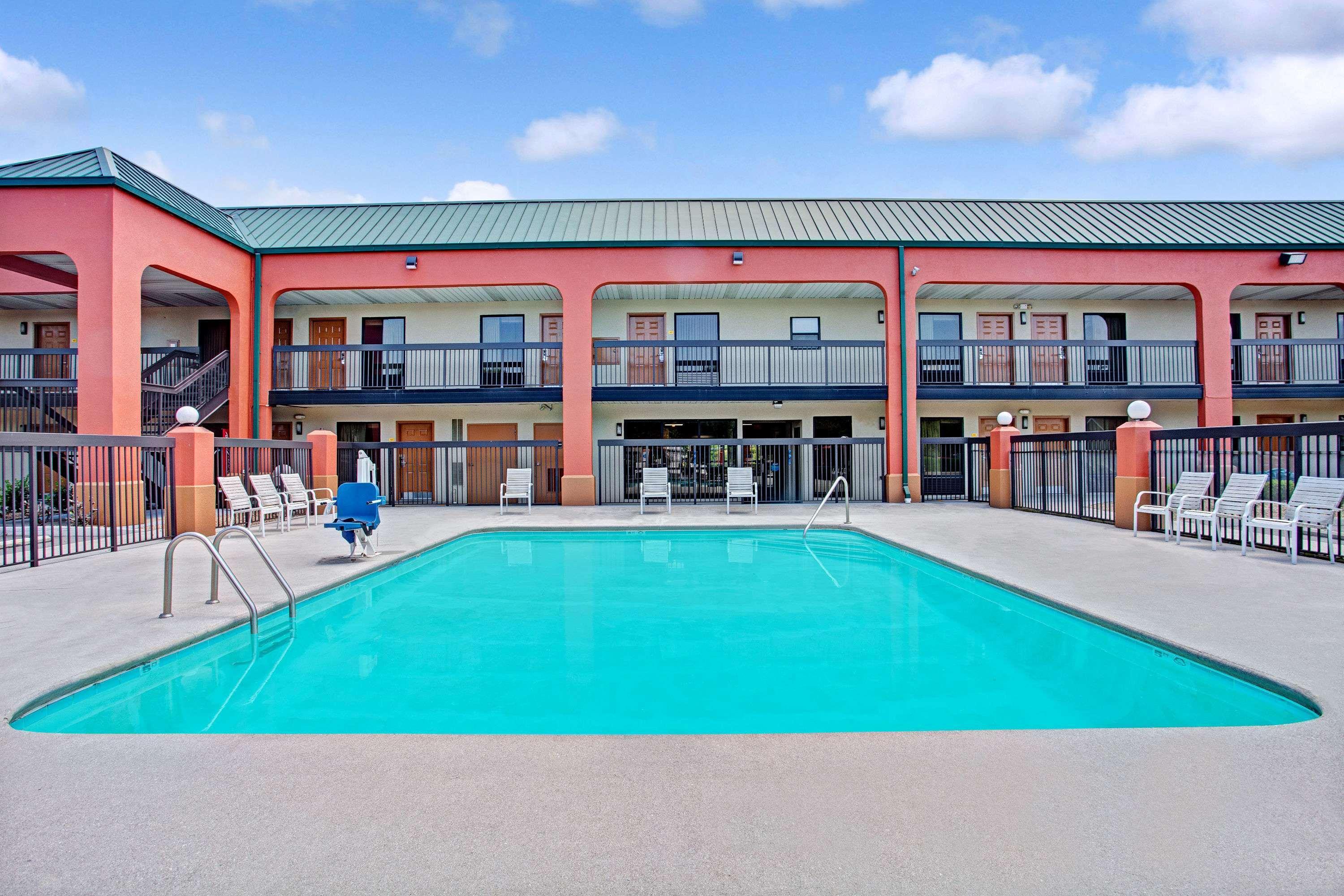 Super 8 By Wyndham Knoxville East Luaran gambar
