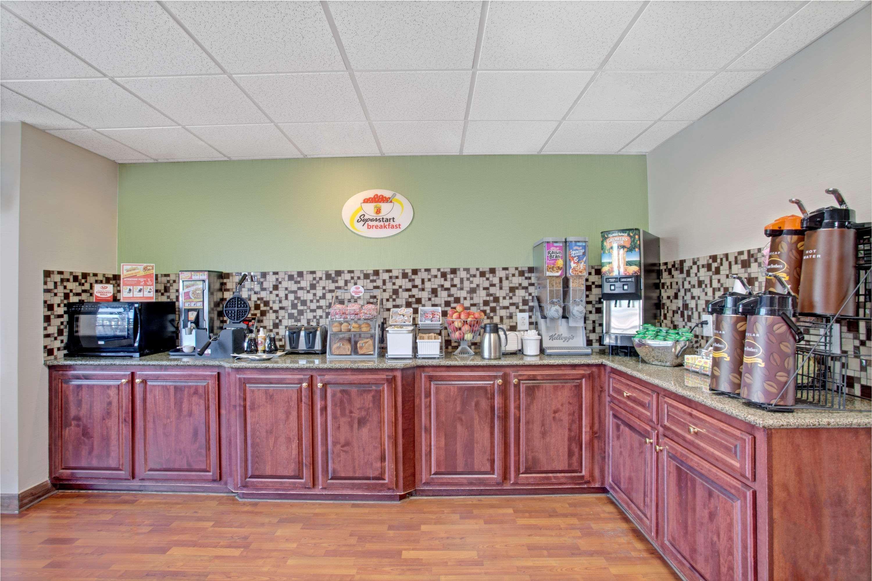 Super 8 By Wyndham Knoxville East Luaran gambar